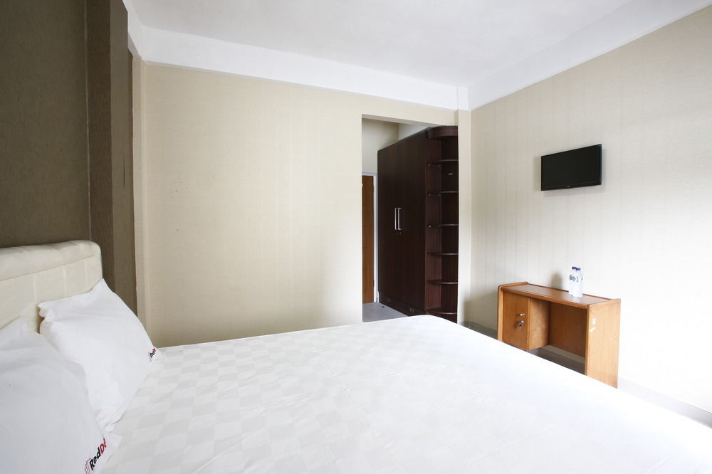 Reddoorz Near Cilandak Town Square Hotel Jakarta Bagian luar foto